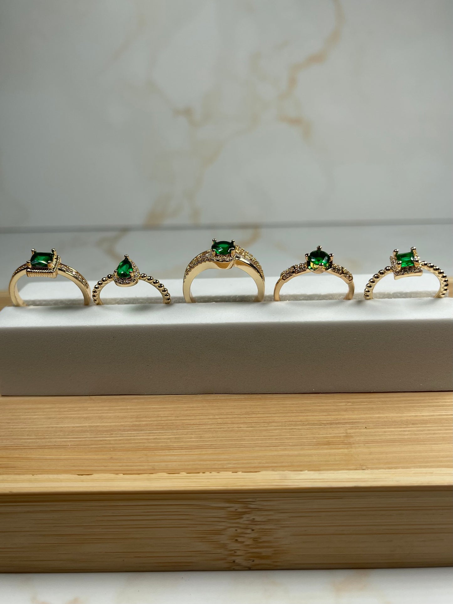 Green beauty’s rings