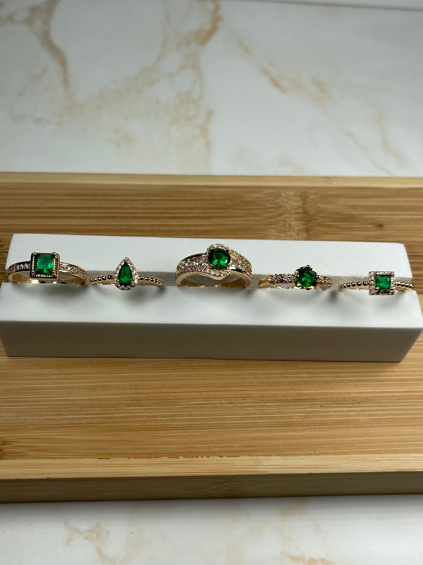 Green beauty’s rings