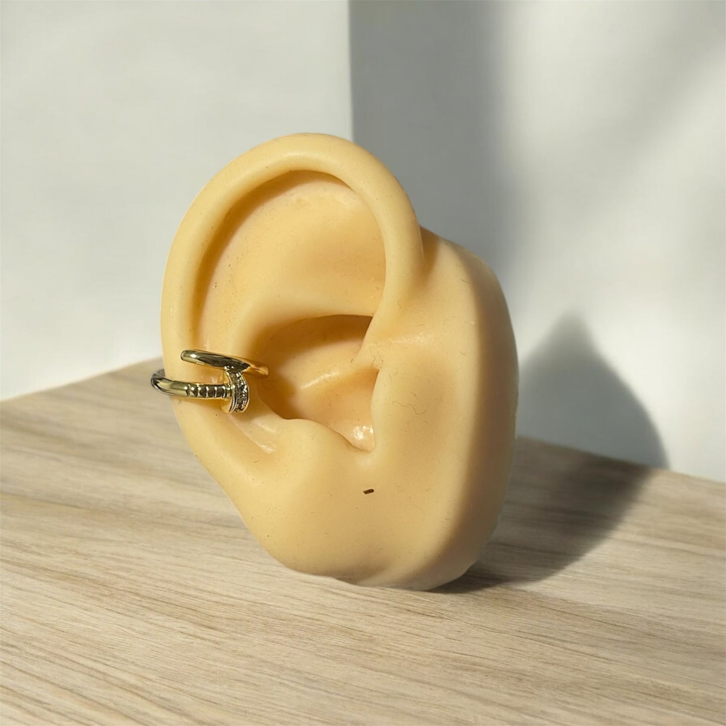 Nail earcuff