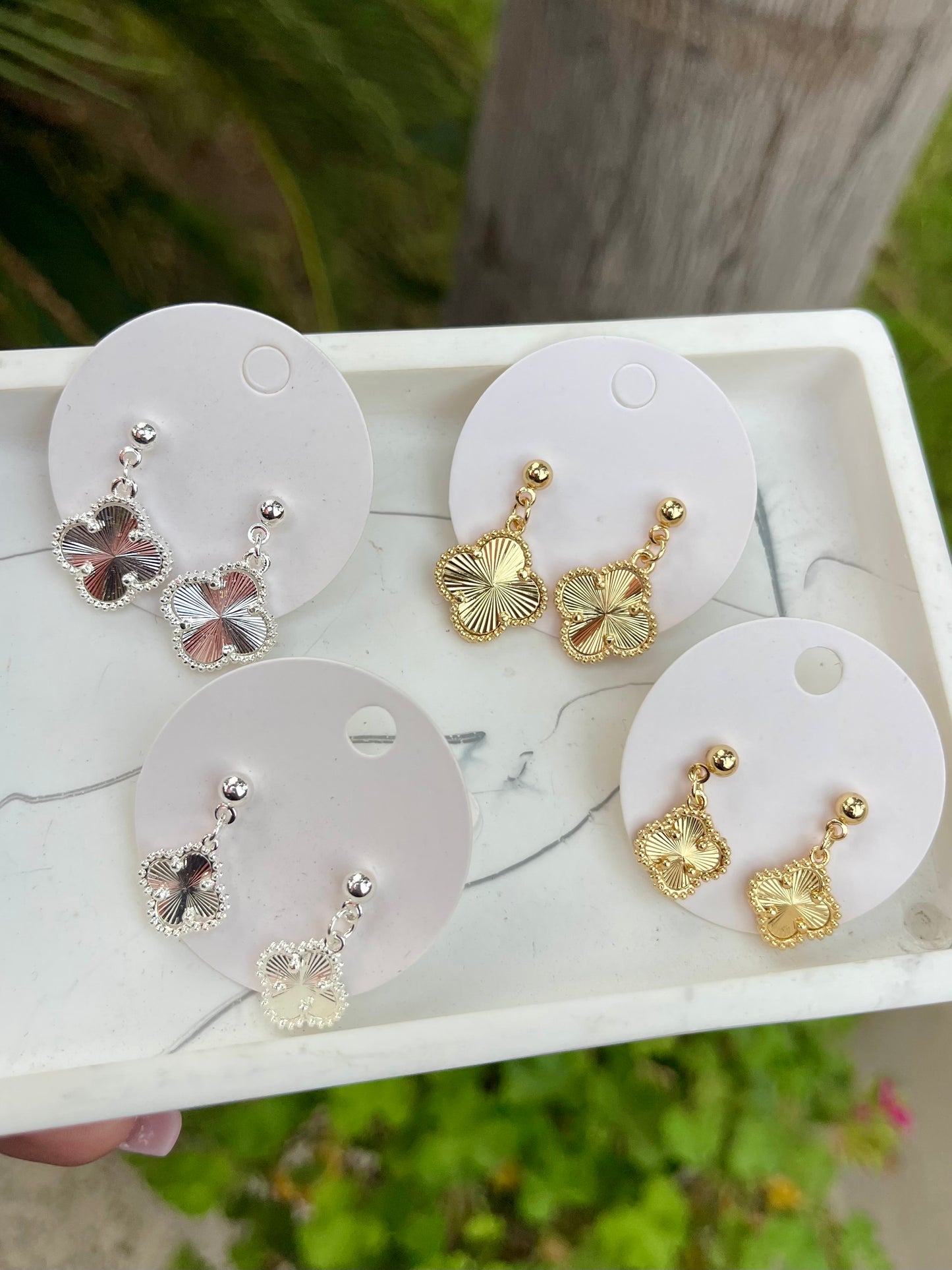 Clover dangle earrings