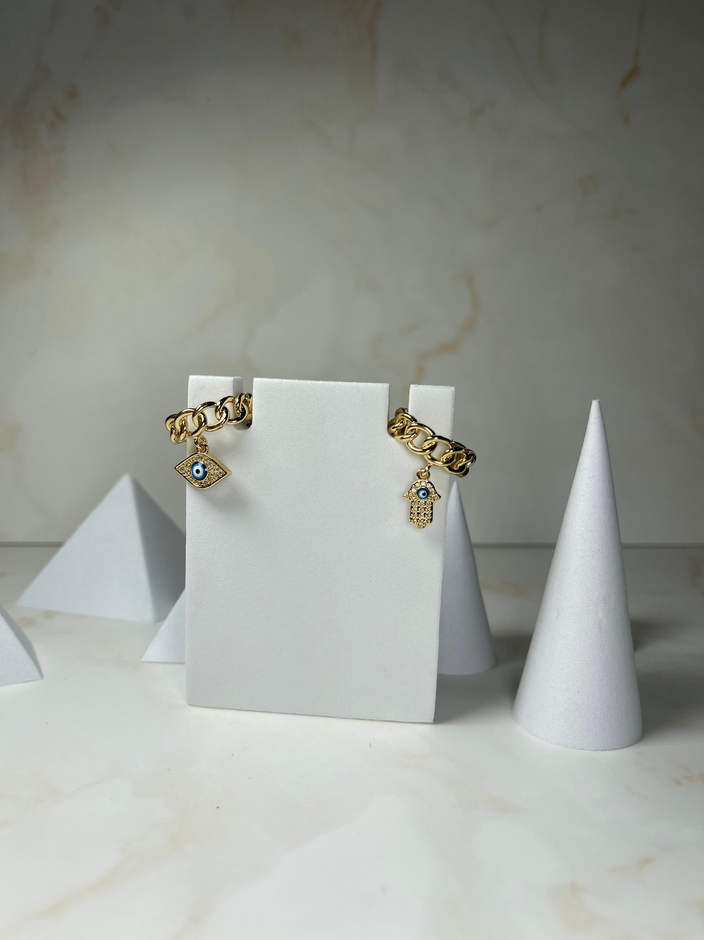 Gold chain ring with pendant