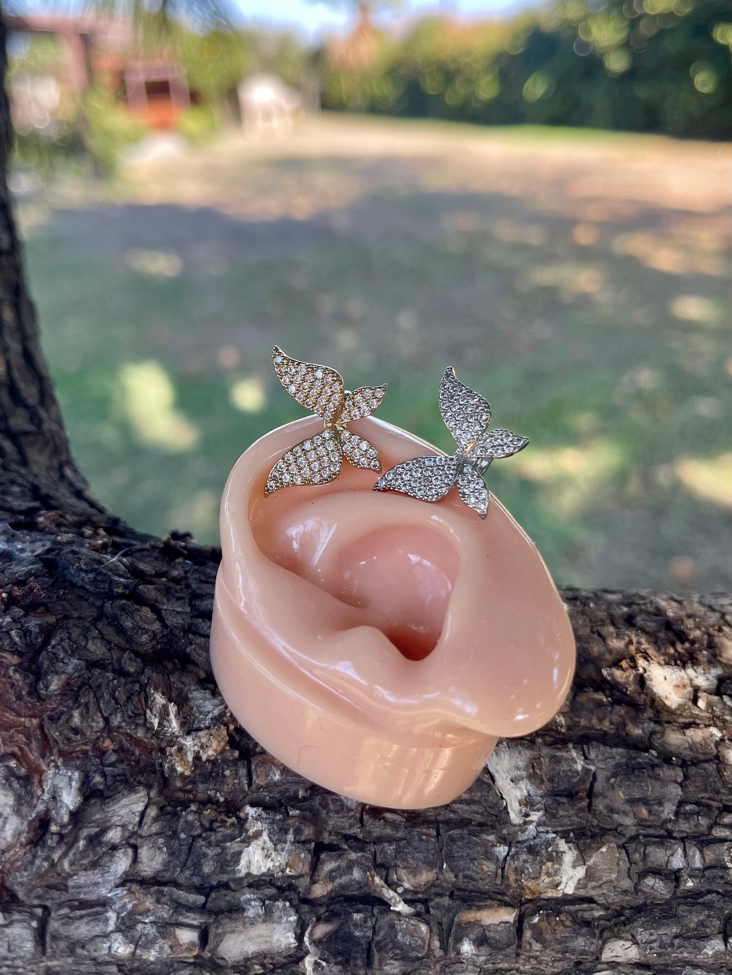 Butterfly ear cuff