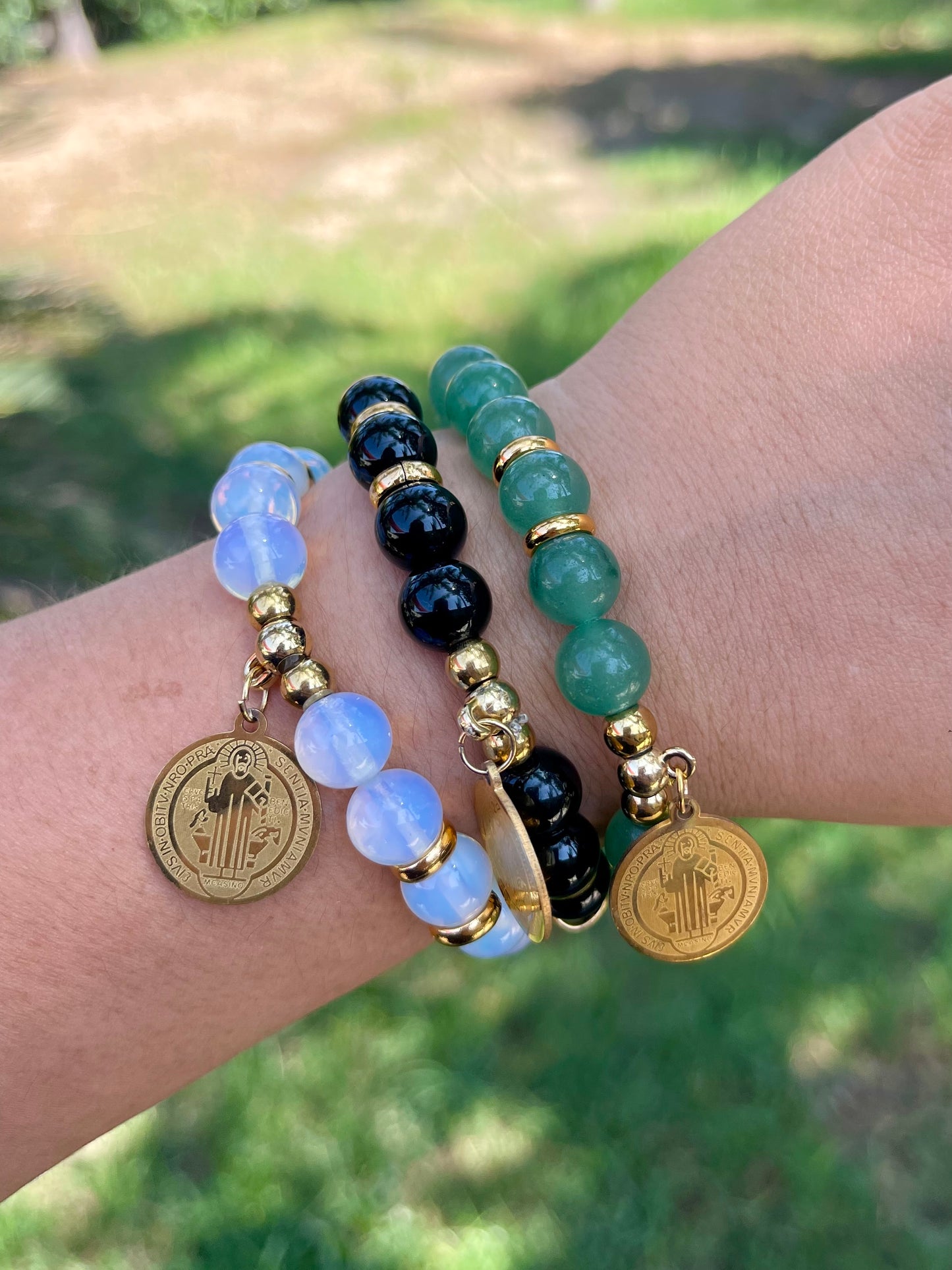 Stones bracelet with San Benito