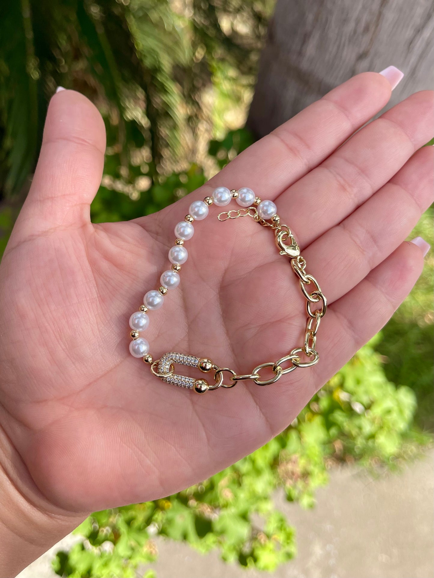 U link and pearls bracelet