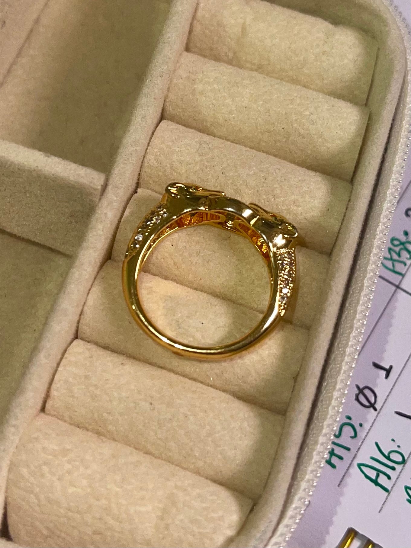 Leopard ring
