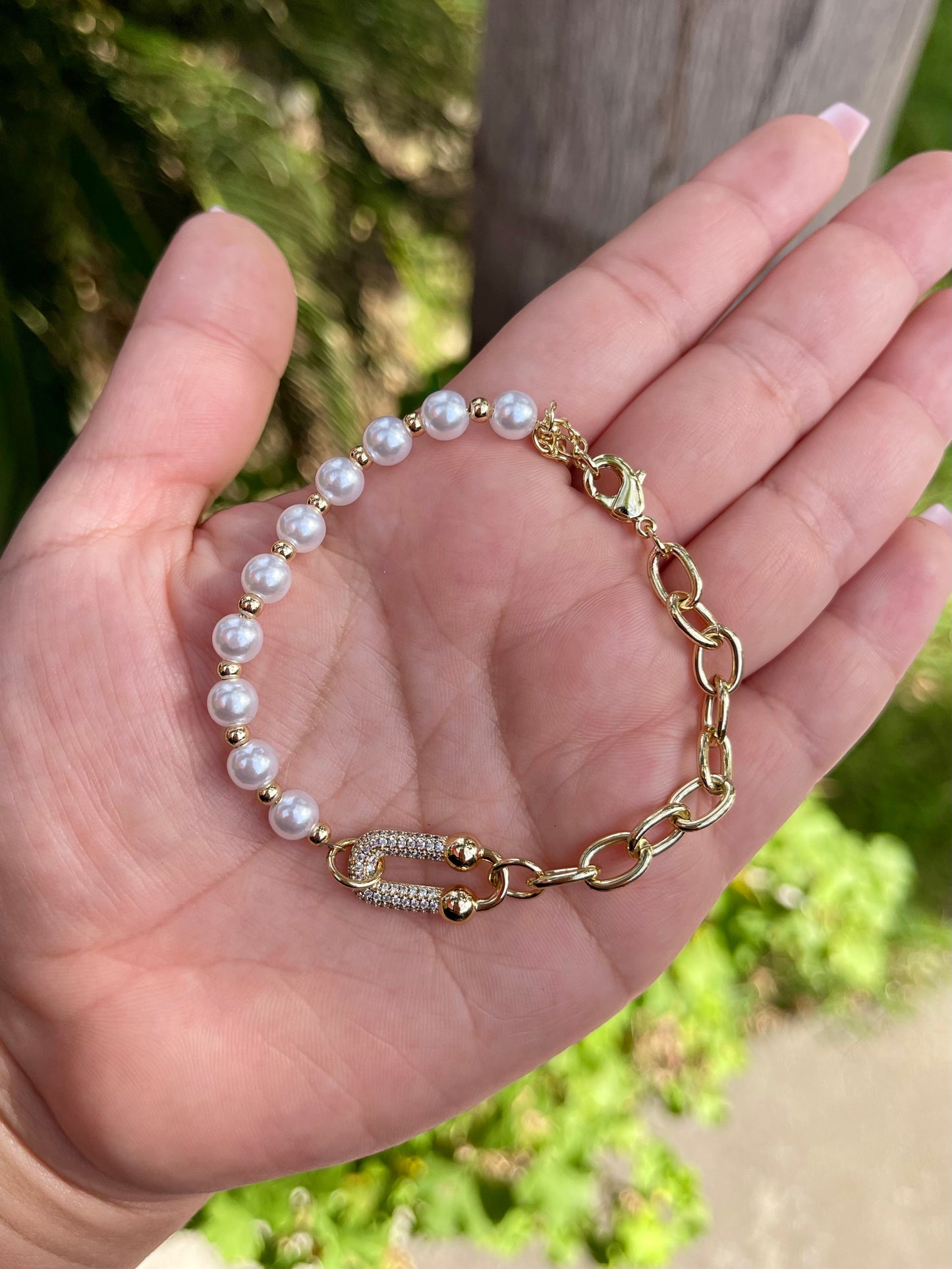 U link and pearls bracelet