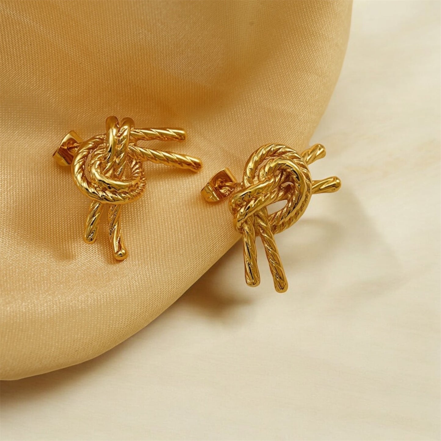 Knot earrings