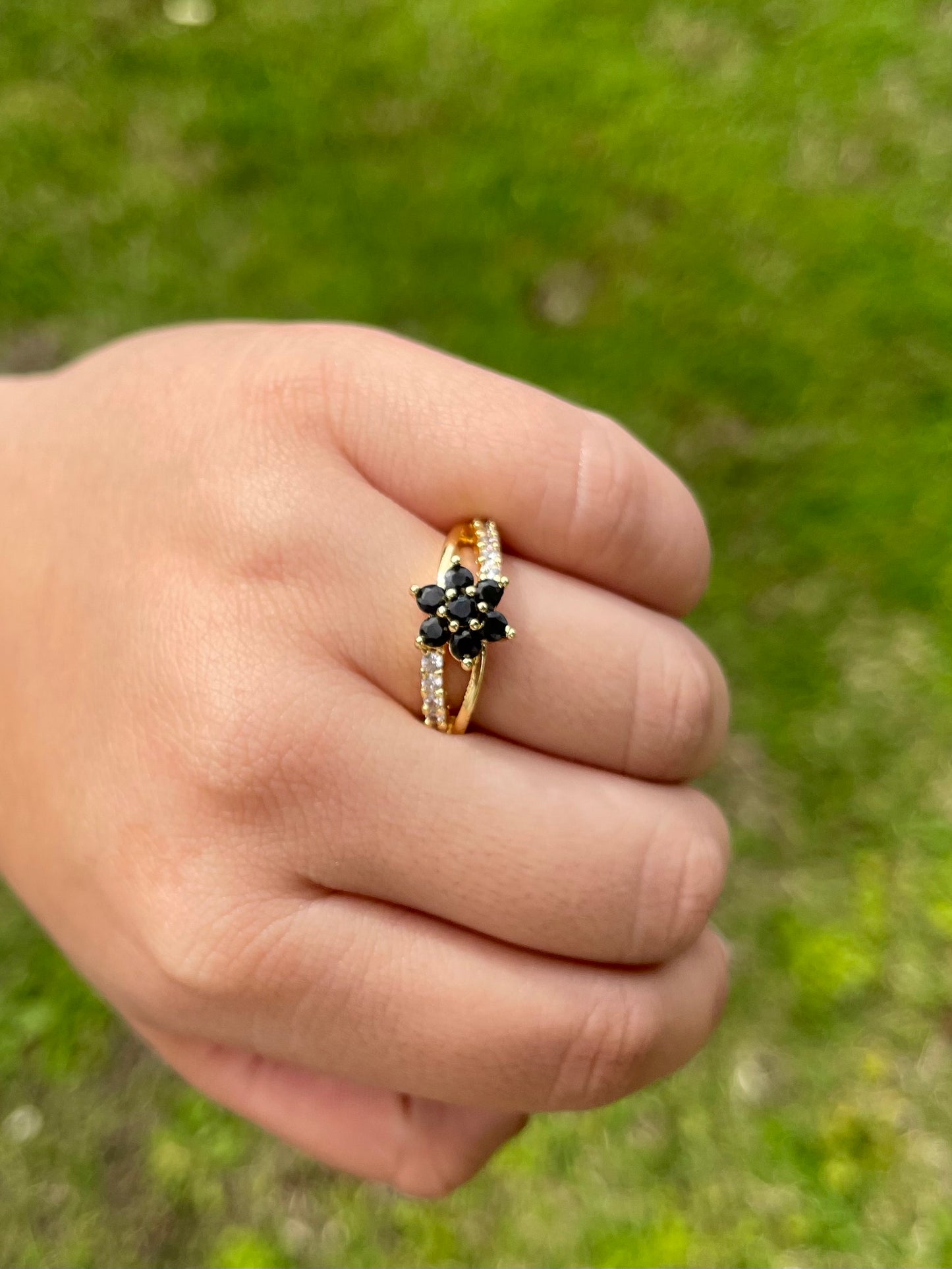 Black flower ring