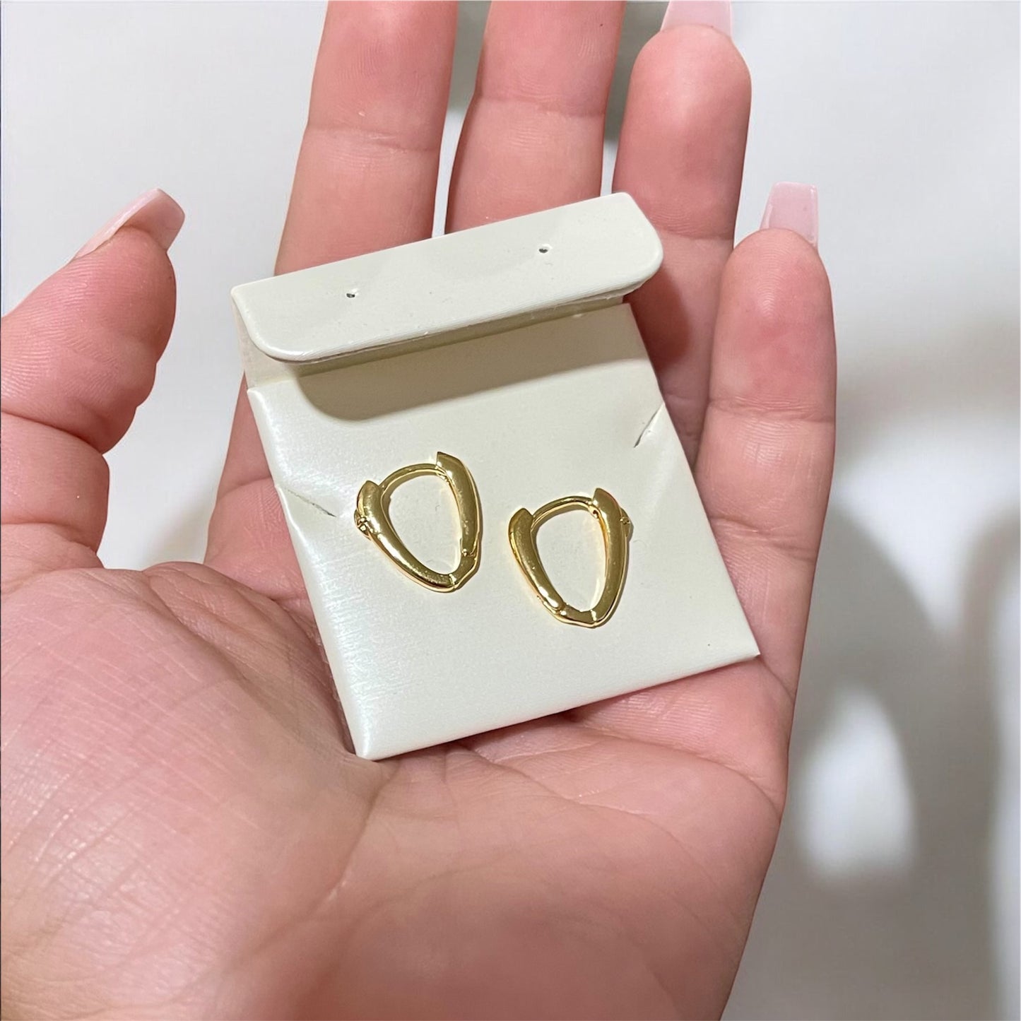 V Shape Hoops Plain - Perfect for Any Occasion