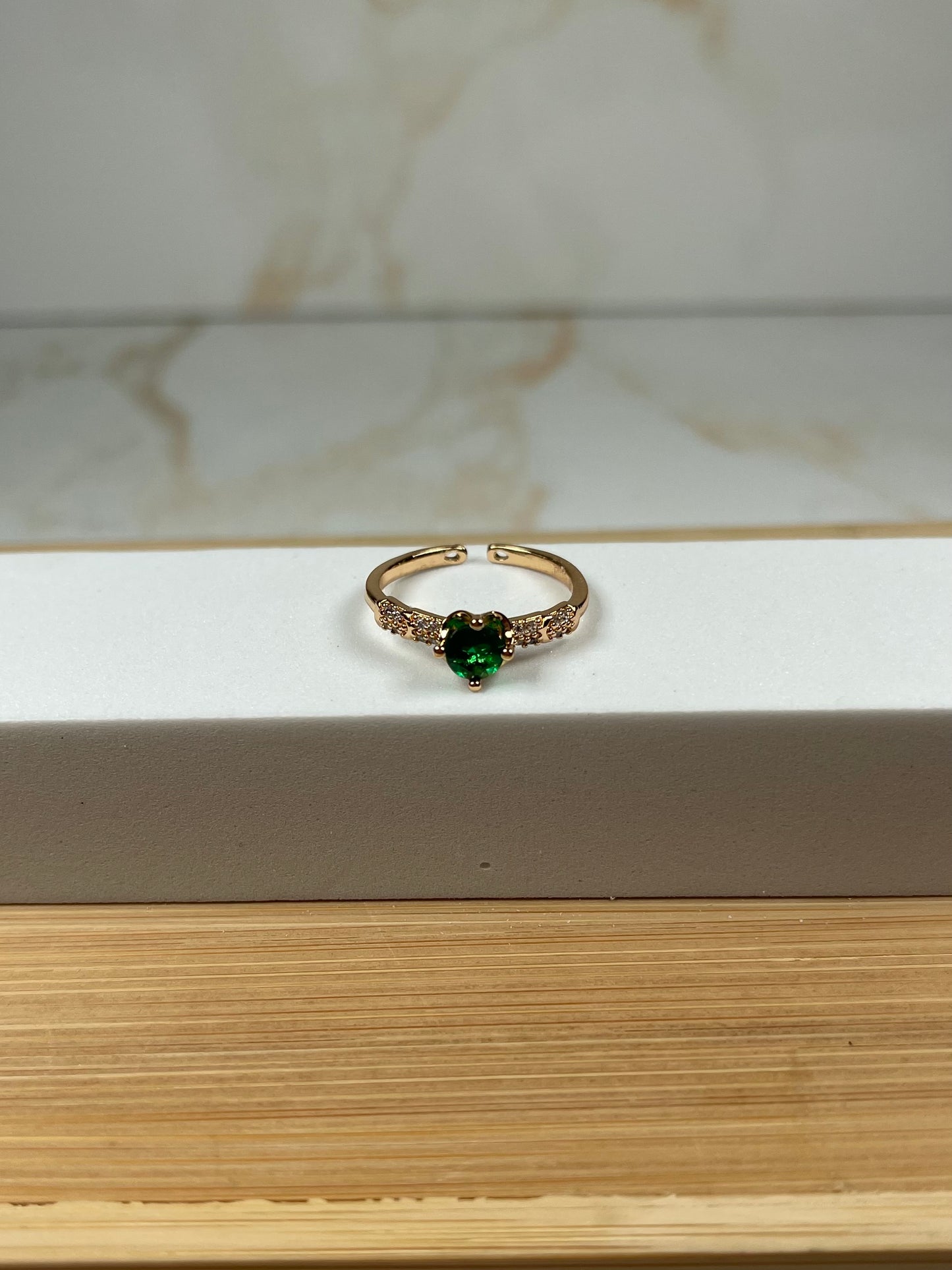Green beauty’s rings