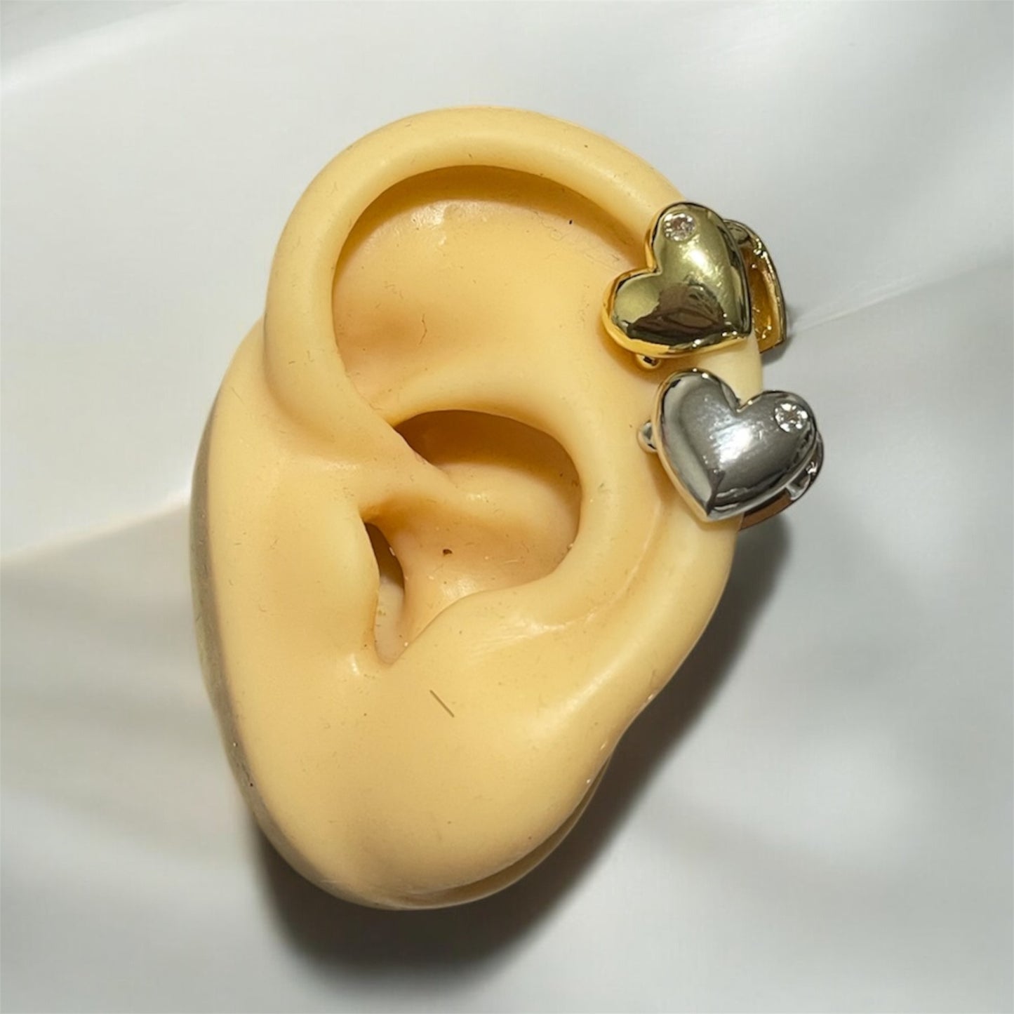 Heart earcuff