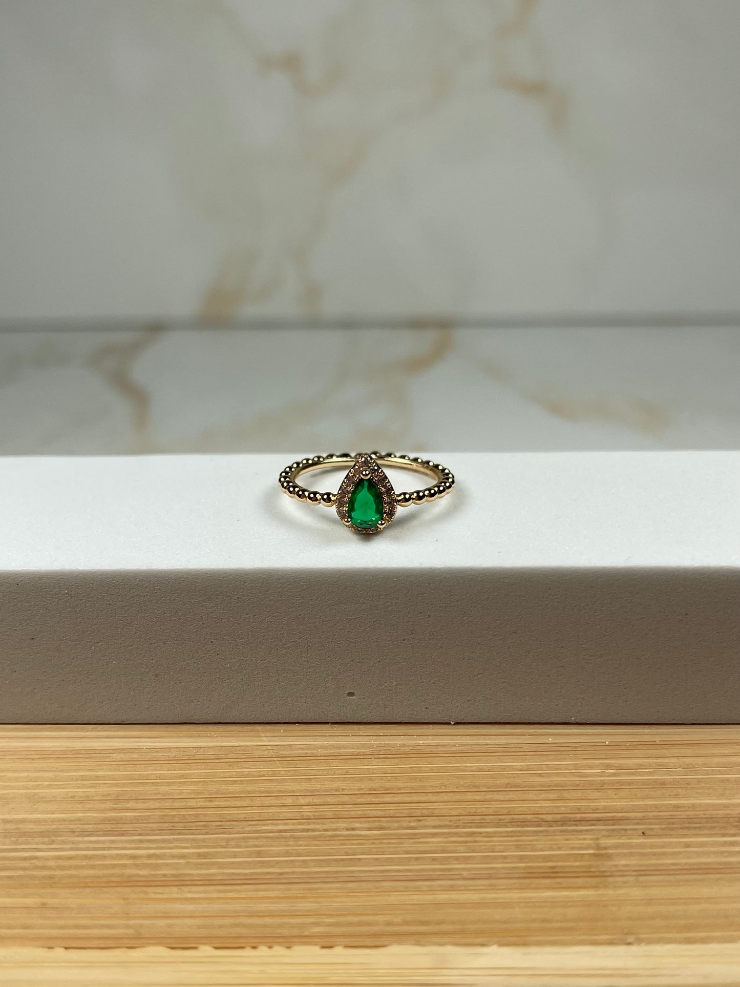 Green beauty’s rings
