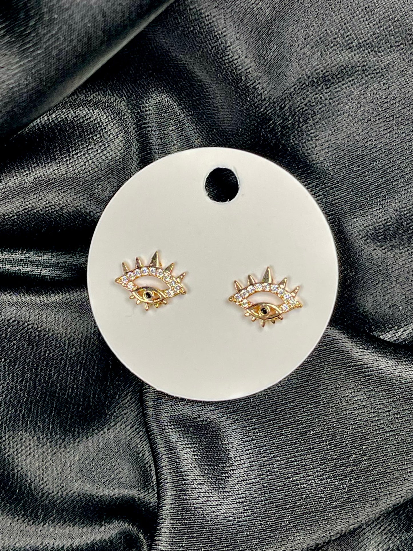 Cute eye earrings