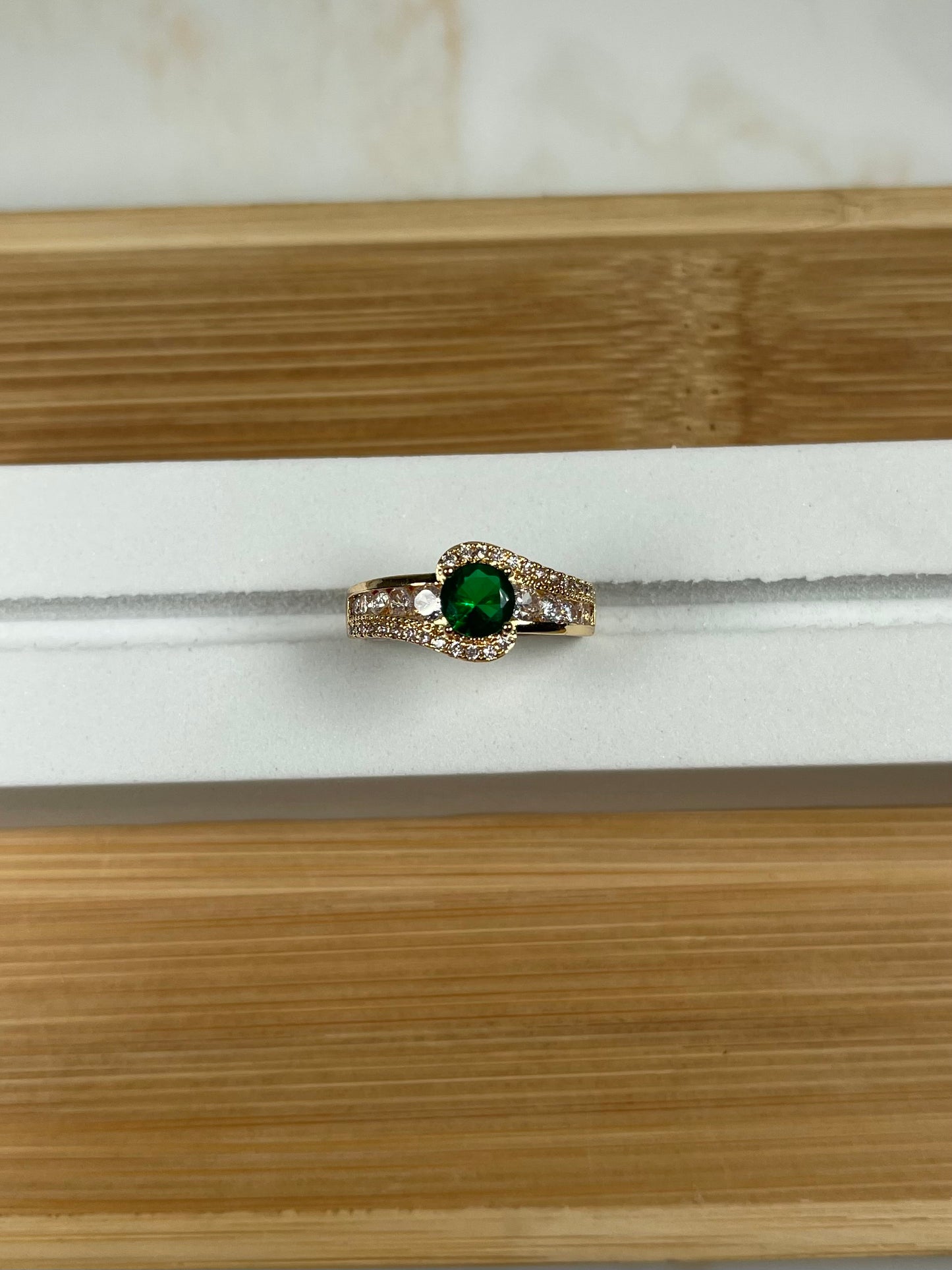 Green beauty’s rings