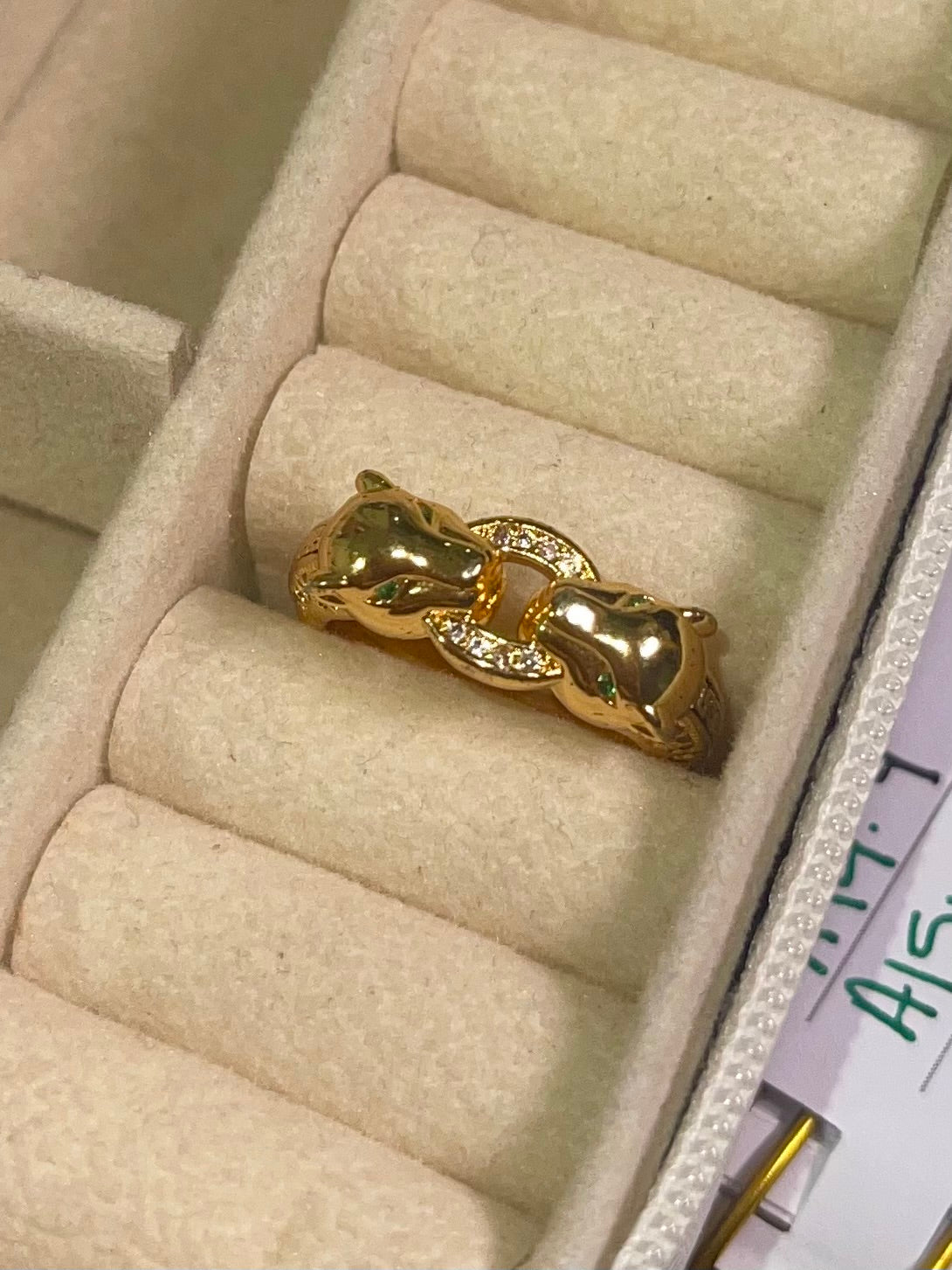 Leopard ring