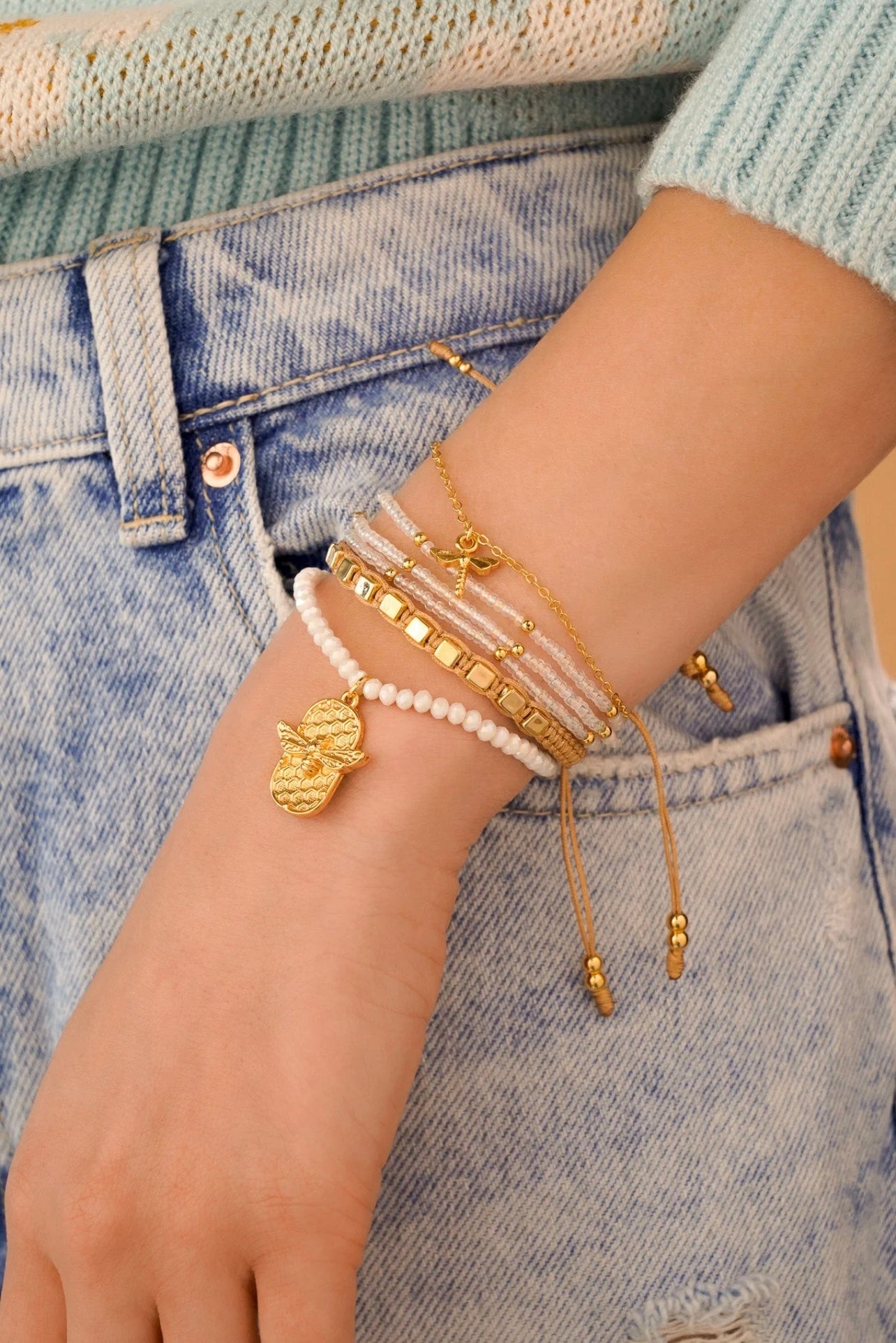 Set of 6 bracelets