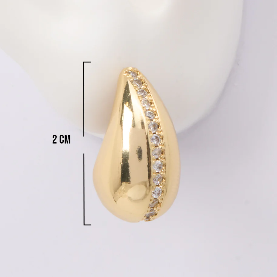 Drop with zircons gold
