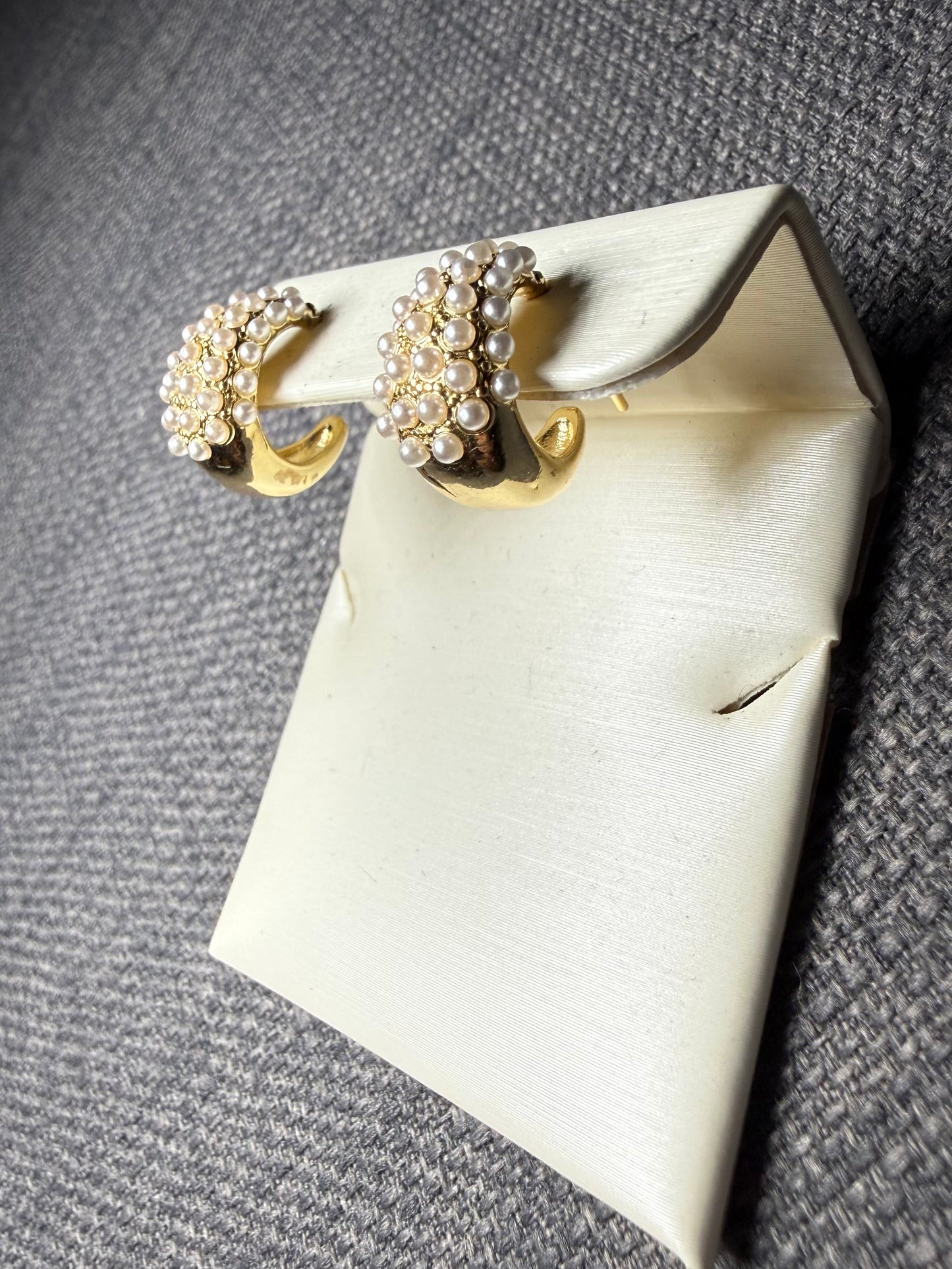 Pearl Glow Hoop Earrings